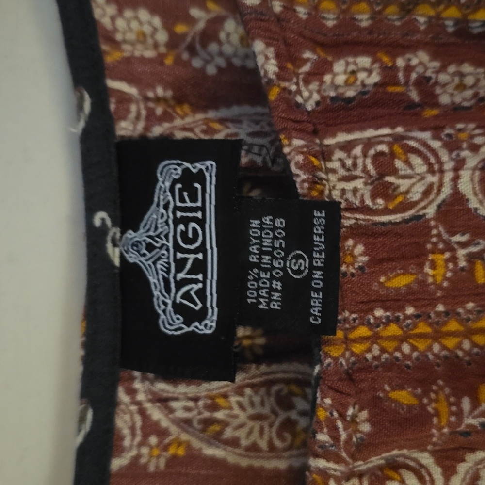 Angie Paisley Smocked Top - Picture 4 of 4